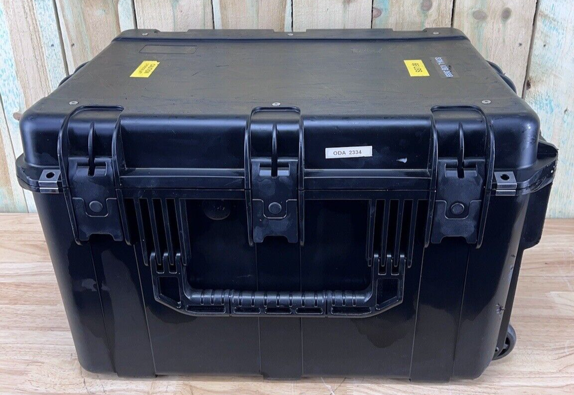 SKB 2317-14 iSeries Waterproof Rolling Case Black Good Condition A/B Free Ship