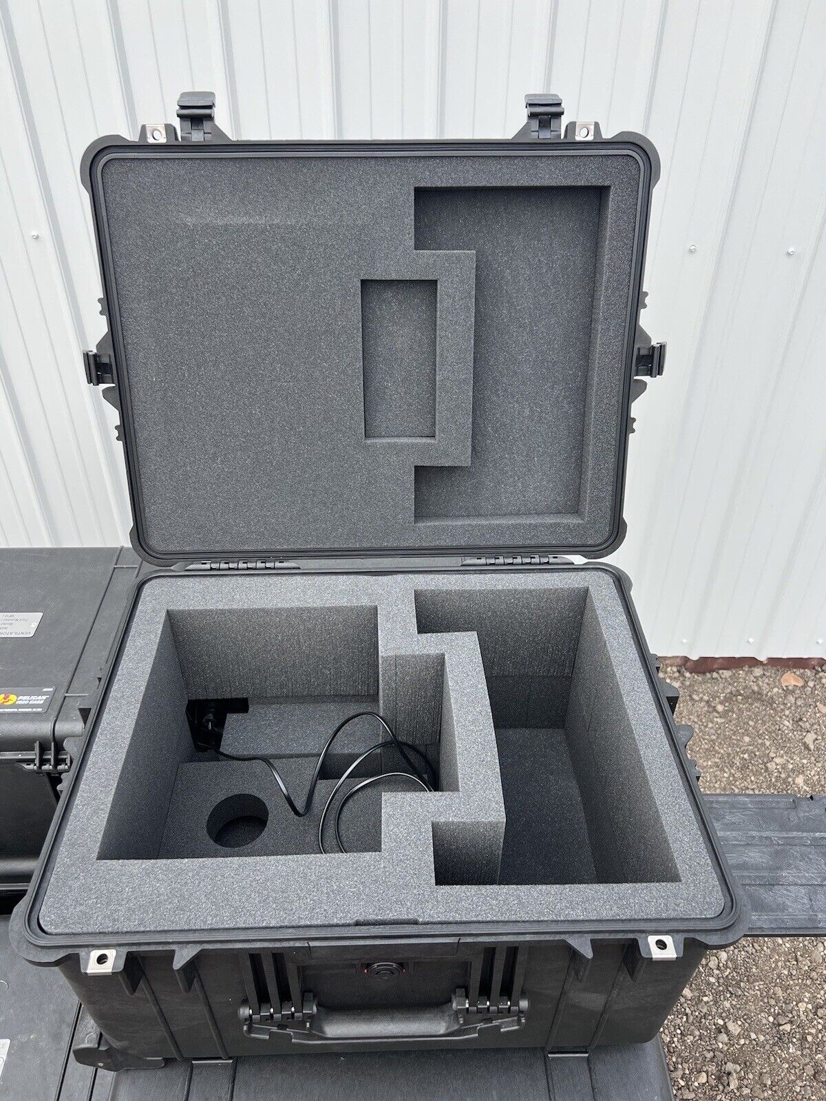 Pelican Case 1620 Hard Case With Foam Black Hard Rolling Travel Case